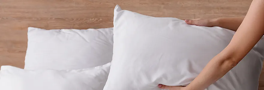 Bien choisir son oreiller : les critères essentiels pour un confort nocturne optimal